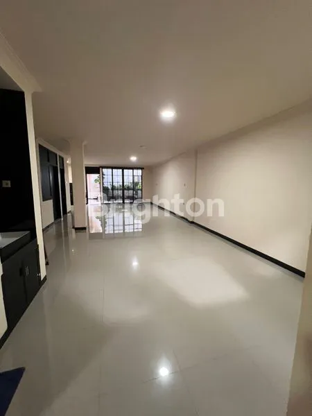 image RUMAH KRIS KENCANA SARI BARAT BARU RENOVASI TOTAL (8)