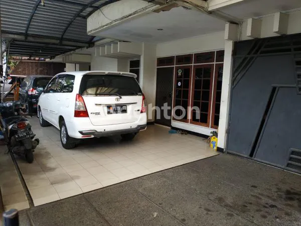 image RUMAH BESAR 450M² DEKAT KAMPUS PETRA, KUTISARI - COCOK UNTUK KOS/CAFE (1)
