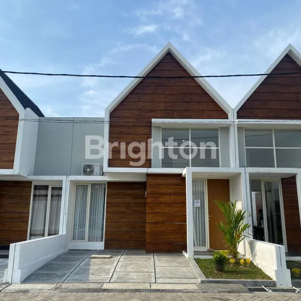 image RUMAH BARU DI MENGANTI GRESIK (1)