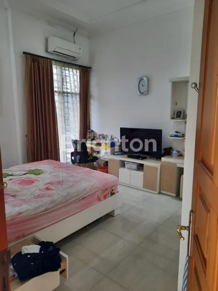 image DHARMA HUSADA INDAH SURABAYA, HOOK, ROW JALAN 3 MOBIL (1)