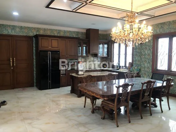 RUKO STRATEGIS 2 LANTAI LUAS TANAH 100 M2 LUAS BANGUNAN 150M2 COCOK UNTUK USAHA DAN INVESTASI