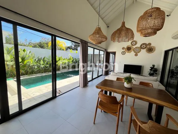 image VILLA SIAP HUNI DI UNGASAN - 9 MENIT KE PANTAI MELASTI , FULL FURNISHED, LEGALITAS LENGKAP  (1)