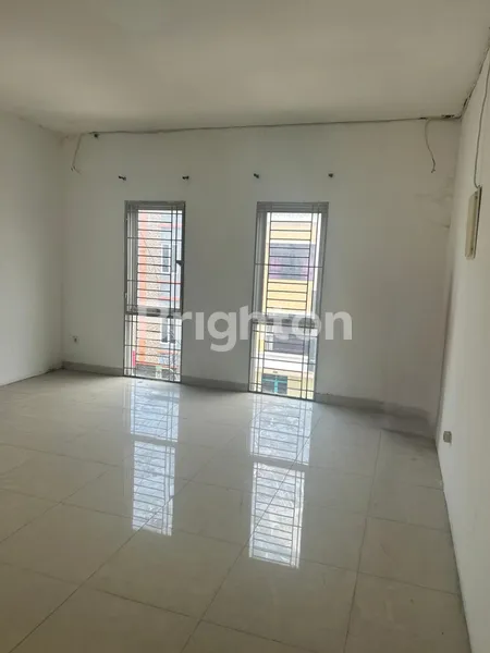 image COCOK UNTUK USAHA! RUKO DEKAT PASAR MUARA KARANG (2)