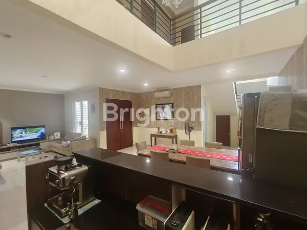 image RUMAH LUAS DENGAN PAVILION DAN KOLAM RENANG DI DELATINOS, BSD CITY (4)