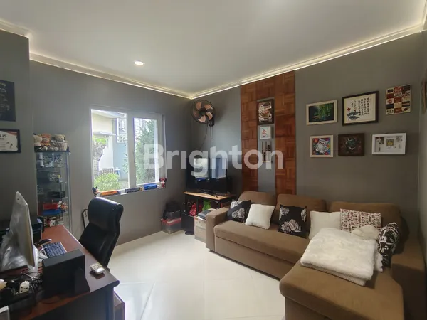 image RUMAH LUAS DENGAN PAVILION DAN KOLAM RENANG DI DELATINOS, BSD CITY (8)