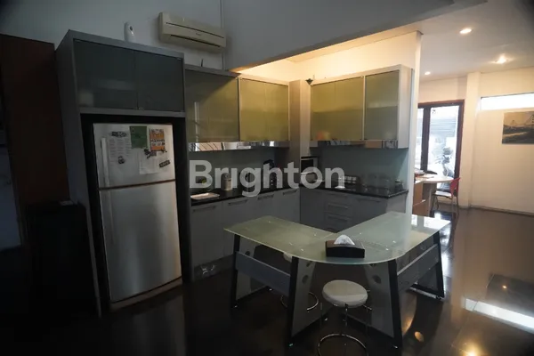image RUMAH BEKAS KANTOR 3 LANTAI DI FATMAWATI, KEBAYORAN BARU, JAKARTA SELATAN. LOKASI STRATEGIS. CARPORT 2 MOBIL. SEMI FURNISHED. LISTRIK BESAR (4)