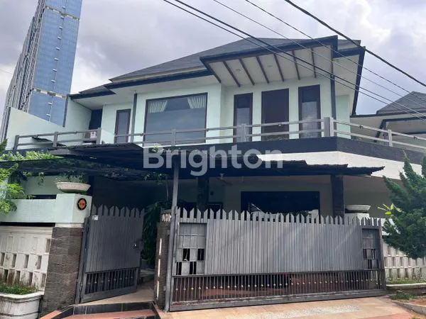 RUMAH HOOK MEWAH 2 LANTAI MITRA RAYA - 4KT SEMI FURNISHED