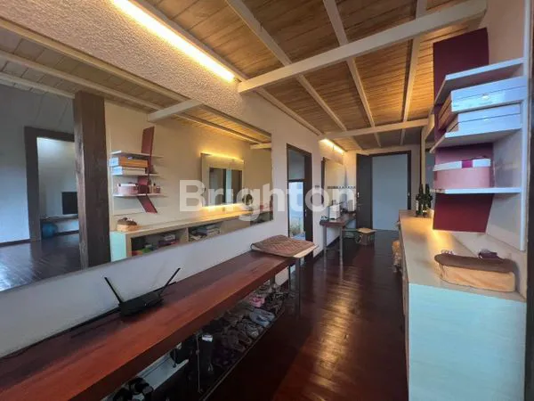 image RUMAH HOOK MEWAH 2 LANTAI MITRA RAYA - 4KT SEMI FURNISHED (5)