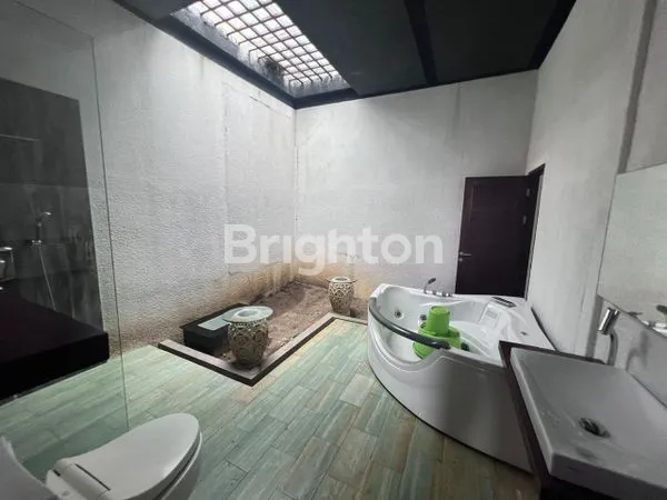 image RUMAH HOOK MEWAH 2 LANTAI MITRA RAYA - 4KT SEMI FURNISHED (6)