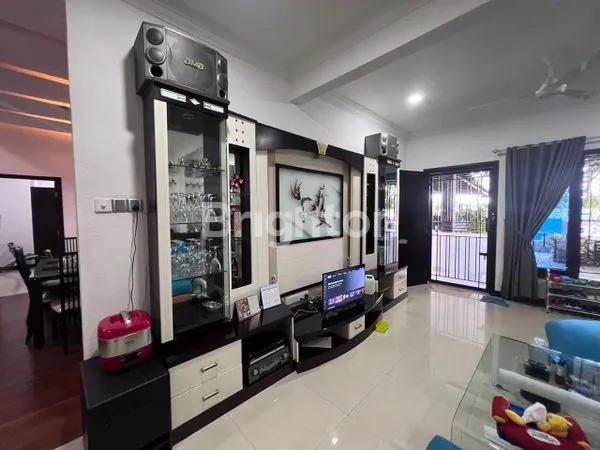 image RUMAH HOOK MEWAH 2 LANTAI MITRA RAYA - 4KT SEMI FURNISHED (8)