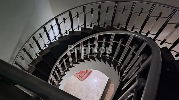 image RUANG USAHA EX KLINIK RAYA KERTAJAYA COCOK UTK PRAKTEK DOKTER SPESIALIS, TEMPAT LAB, KANTOR, BANK, SHOWROOM, TEMPAT TERAPI / TREATMENT DLL (7)