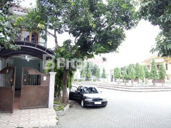 image RUMAH MEWAH PUSAT KOTA (2)