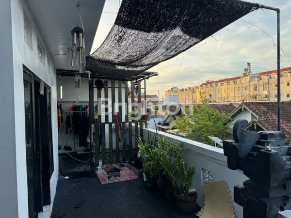 image RUMAH MEWAH 5KT DI IMAM BONJOL, 2 LANTAI DEKAT TRANS STUDIO (2)