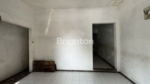 image RUMAH DI NOL JALAN RAYA SIMOKERTO BISA BUAT USAHA (6)