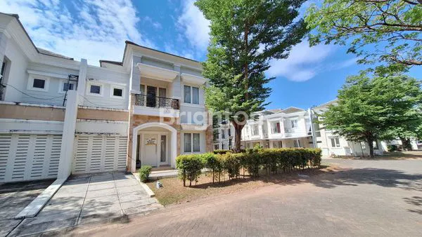 image RUMAH MEWAH 2 LANTAI FULL FURNISH DI RAFFLESIA TANJUNG BUNGA (7)