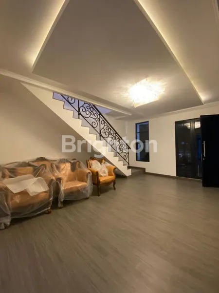 image DI JUAL RUMAH 2 LT CANTIK DAN TERAWAT DI CLUSTER MICHELIA GADING SERPONG (2)