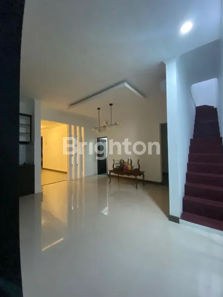 image DI JUAL RUMAH 2 LT CANTIK DAN TERAWAT DI CLUSTER MICHELIA GADING SERPONG (3)