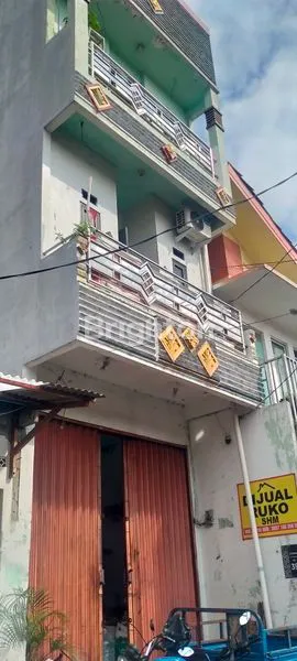 DIJUAL CEPAT BANGUNAN 3 LT , BAWAH KIOS ATAS TEMPAT TINGGAL DI CIRACAS