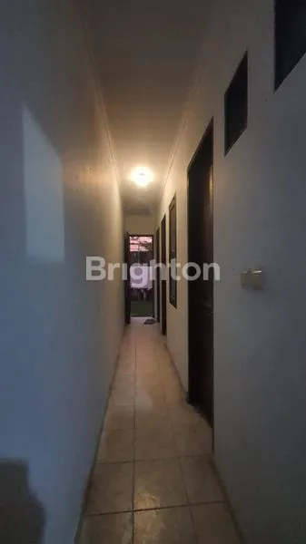 image RUMAH MEWAH 250M² DI PADANG INDAH, 4KT, CARPORT 2 MOBIL (5)