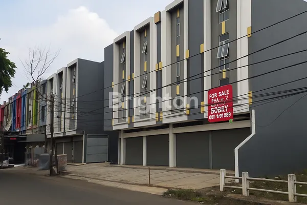 RUKO 3 LANTAI SIAP USAHA – AREA RAMAI SEGALA USAHA, DEKAT BORMA & KH-TEX
