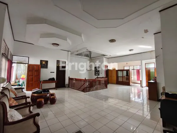 image DIJUAL RUMAH CANTIK DAN ASRI DI BANYUMANIK SEMARANG (6)