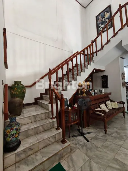 image DIJUAL RUMAH CANTIK DAN ASRI DI BANYUMANIK SEMARANG (5)