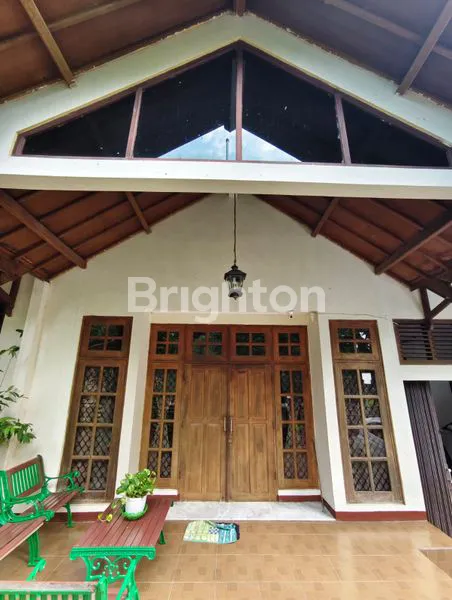 image DIJUAL RUMAH CANTIK DAN ASRI DI BANYUMANIK SEMARANG (3)