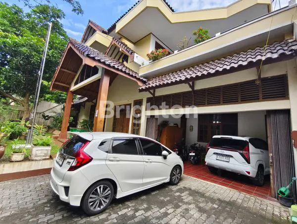 image DIJUAL RUMAH CANTIK DAN ASRI DI BANYUMANIK SEMARANG (7)
