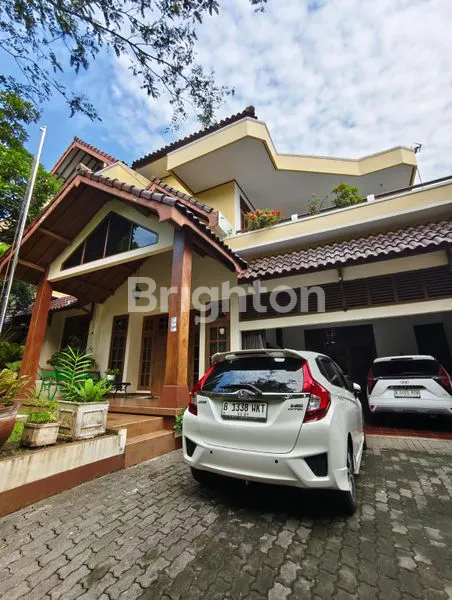 image DIJUAL RUMAH CANTIK DAN ASRI DI BANYUMANIK SEMARANG (4)