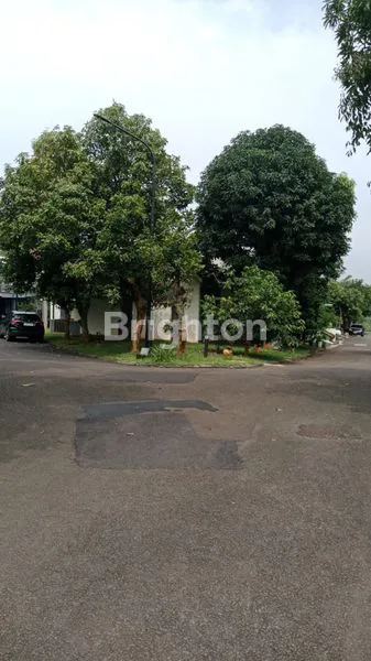 image RUMAH HOOK MEWAH 300M2 4KT DI LEGENDA WISATA CIBUBUR (1)