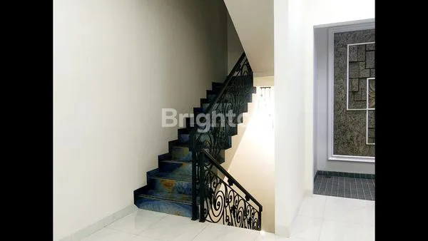 image LUXURIOUS HOUSE @ PONDOK BAMBU - EAST JAKARTA (4)
