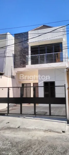 image 1M AN RUMAH BARU GRESS 2 LANTAI LEBAR 6 DARMO INDAH SELANGKAH KE RAYA DARMO INDAH SURABAYA BARAT (1)