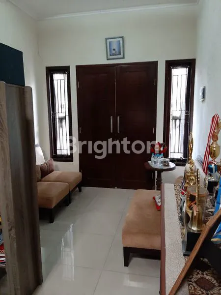 image RUMAH TERAWAT DI MILENIUM PERMATA KARAWACI TANGERANG (8)