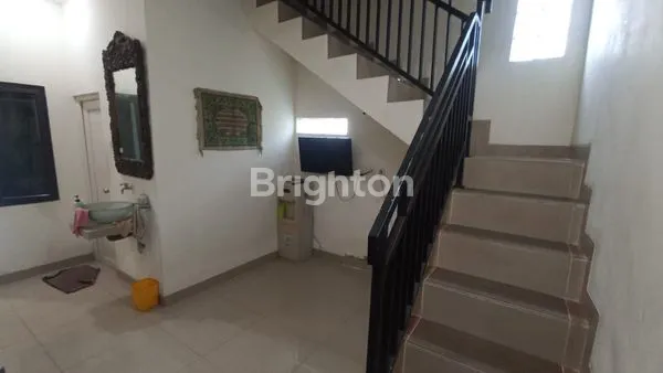 image RUMAH POSISI HOEK/SUDUT<br />
JL. CIBUBUR VII (3)