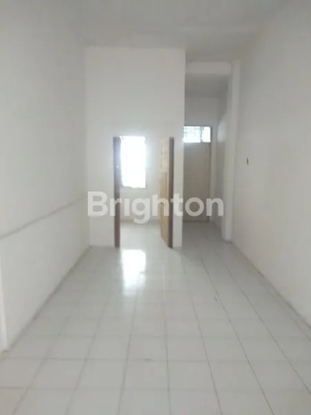 image RUKO 3 LANTAI PREMIUM DI KATAMSO, LOKASI STRATEGIS, SHM (3)