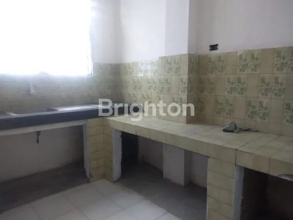 image RUKO 3 LANTAI PREMIUM DI KATAMSO, LOKASI STRATEGIS, SHM (5)