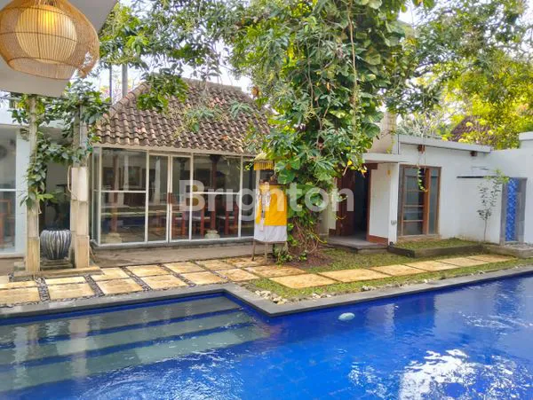 3 BEDROOM BALINESE TROPICAL VILLA AT SIDAKARYA