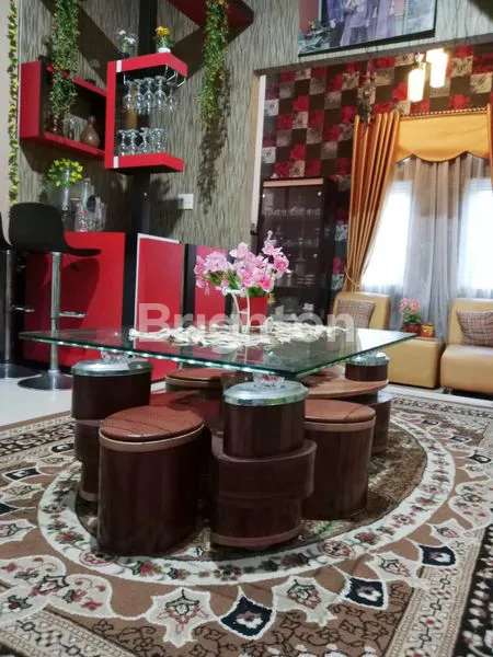 image RUMAH MEWAH 7KT+8KM DI RUMBAI, 908M2 DEKAT CHEVRON (2)