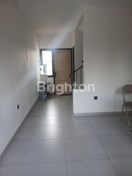image RUMAH 2 LANTAI MODERN FASILITAS LENGKAP DI KEMANH PRATAMA BEKASI (1)