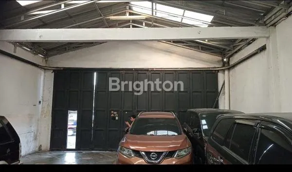 GUDANG BESAR BEKAS SHOWROOM JAKTIM