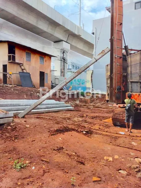 image LAHAN SEWA KOMERSIAL DI AREA HIGH TRAFFIC DAN PUSAT AKTIVITAS CILANDAK JAKARTA SELATAN. HANYA 2 MENIT BERKENDARA KE RS FATMAWATI, 10 MENIT BERJALAN KE MRT FATMAWATI. (4)