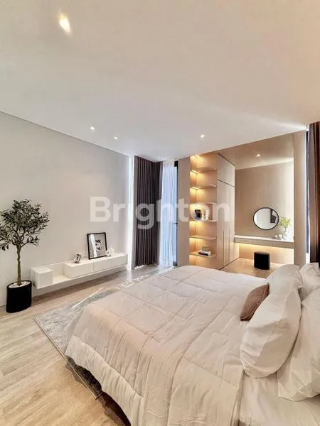 image RUMAH MEWAH 2 LANTAI FULL FURNISH DI MOJOARUM SURABAYA (5)