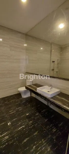 image RUMAH BARU MODERN KONTEMPORER 2 LANTAI DI WOODLAND CITRALAND UTAMA SURABAYA BARAT (8)