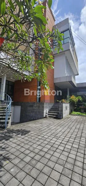 DI JUAL GEDUNG 4 LANTAI JL. MAHENDRADATA DENPASAR