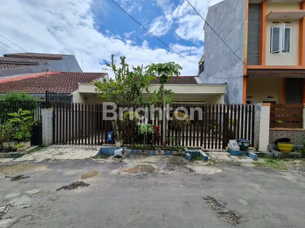 image RUMAH DI PULAU-PULAU MALANG (1)