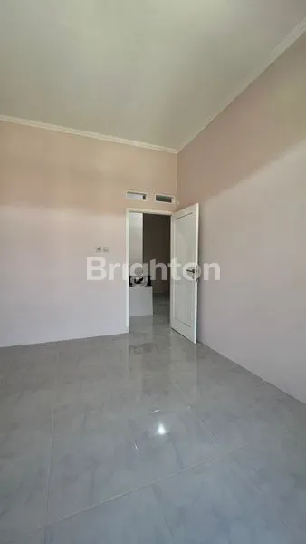 image RUMAH  2 LANTAI CANTIK DAN ASRI DI TELAGA KAHURIPAN BOGOR  (7)