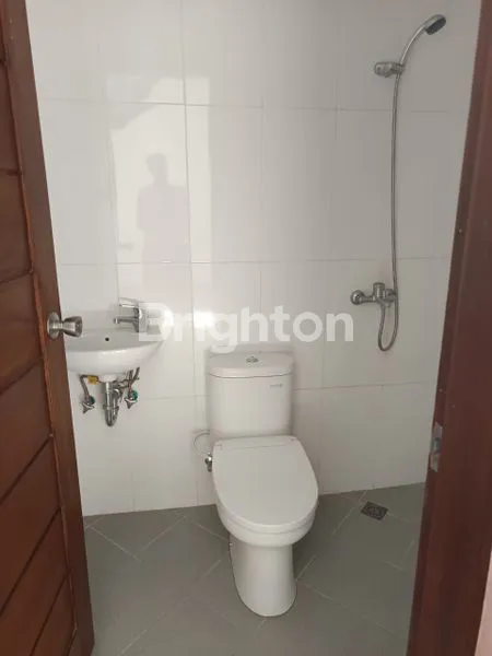 image DIJUAL RUMAH MODERN MINIMALIS LANTAI 2  (4)
