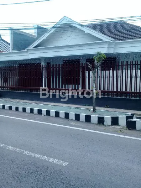 RUMAH STRATEGIS UNTUK KELUARGA DI SEKITAR DAERAH RAYA LANGSEP