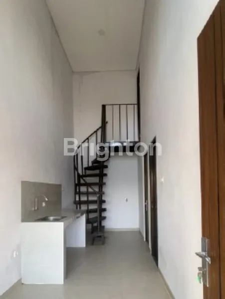 image RUMAH 2 LANTAI DESAIN KOREA DI SURABAYA TIMUR (2)