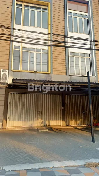 image RUKO STRATEGIS SIAP PAKAI, DI NOL JALAN RAYA PERAK, COCOK UNTUK USAHA RESTO, COFFE SHOP, DLL (1)